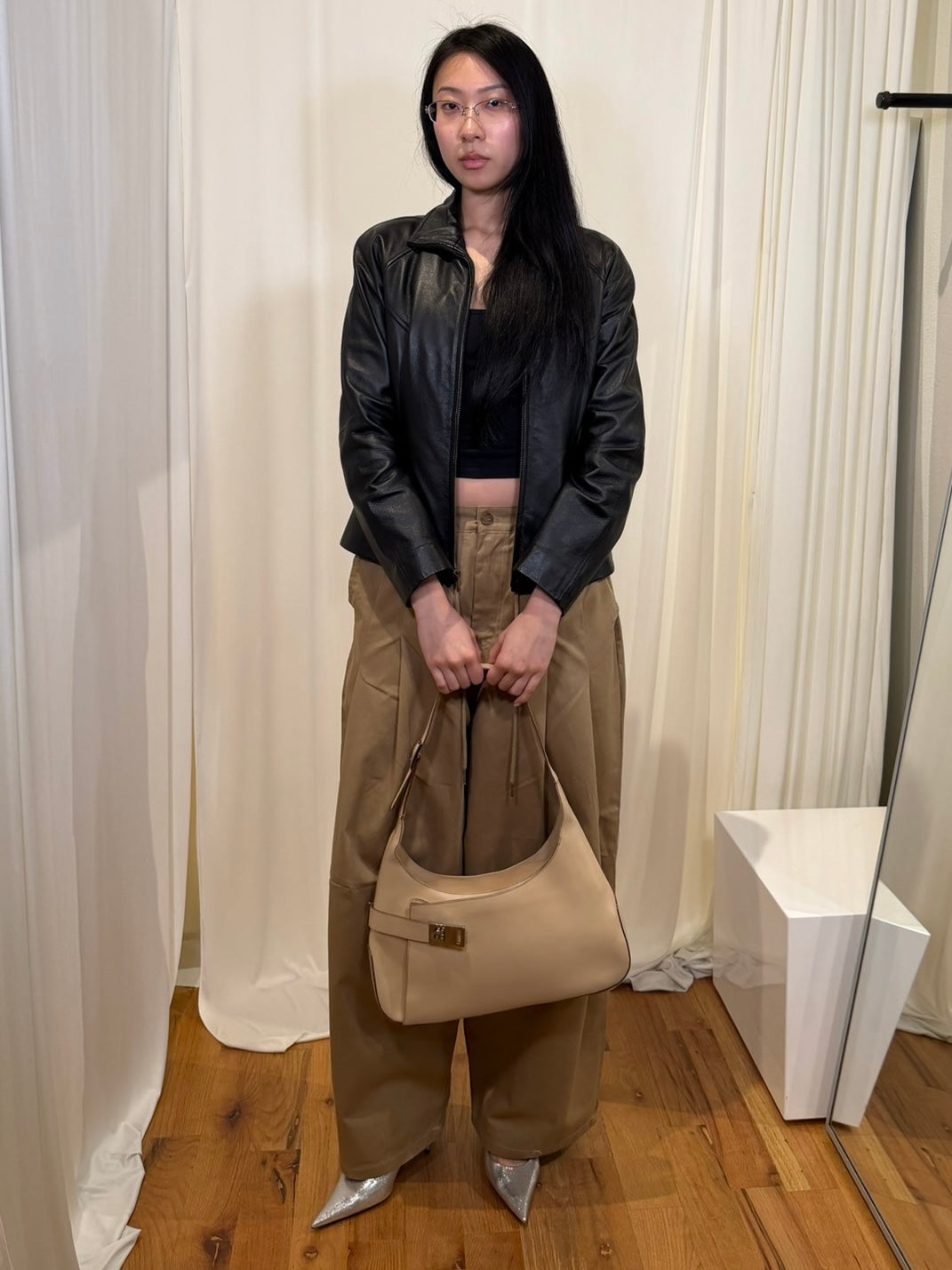 Ferragamo Gancini Hobo shoulder bag ‘Cream’￼