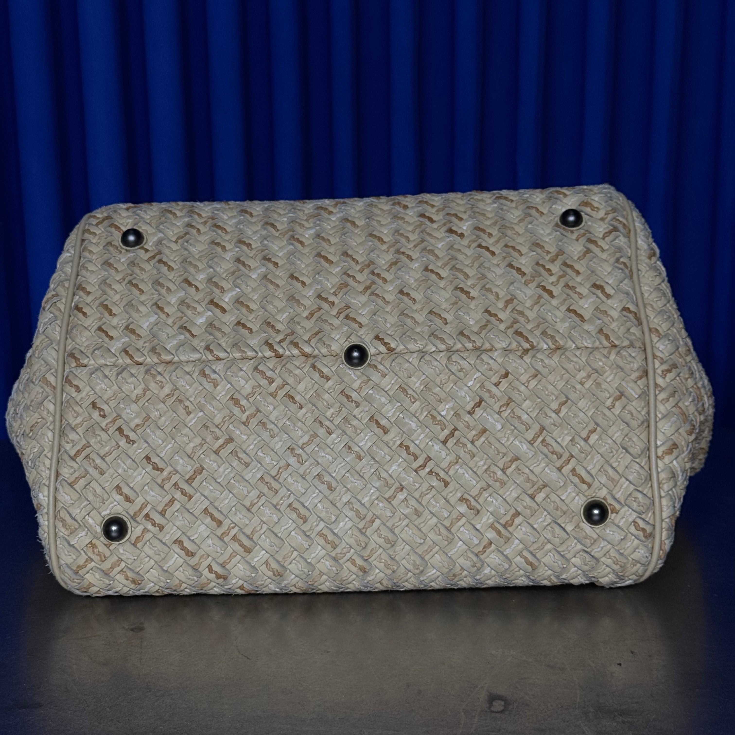 09 BOTTEGA VENETA INTRECCIATO NAPPA WITH RAFFIA