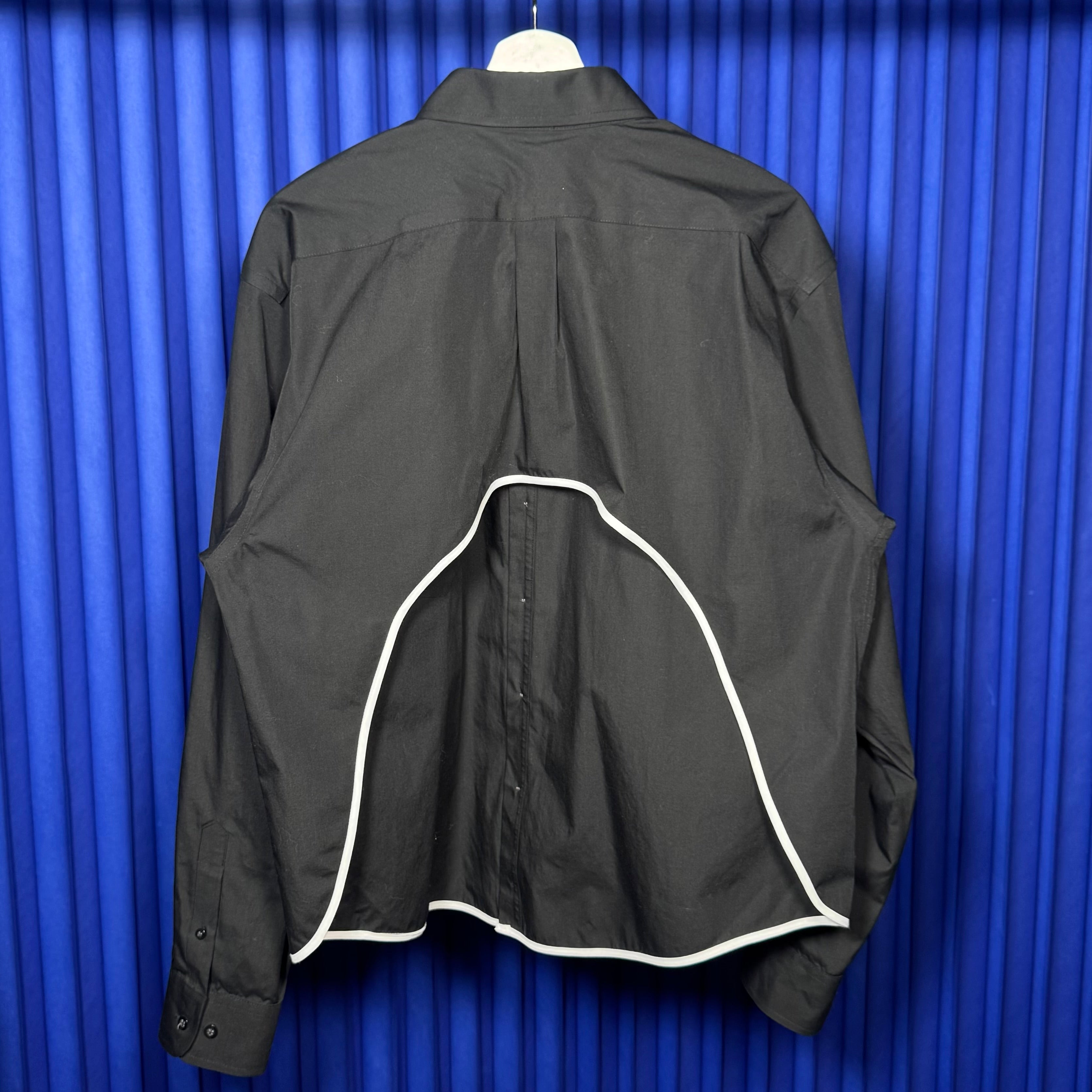 FRIDA REWORKED BUTTON DOWN