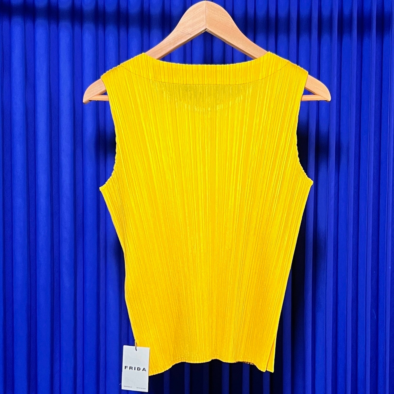 PLEAT PLEASE ISSEY MIYAKE TOP