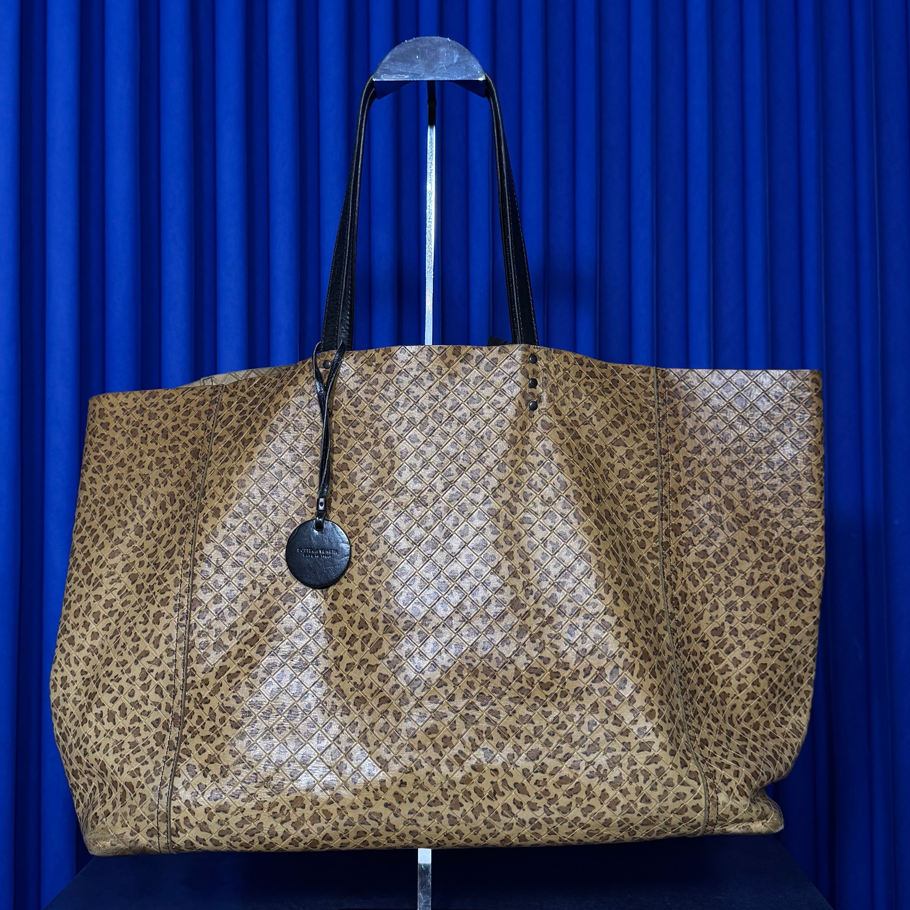 BOTTEGA VENETA LEOPARD PRINT TOTE