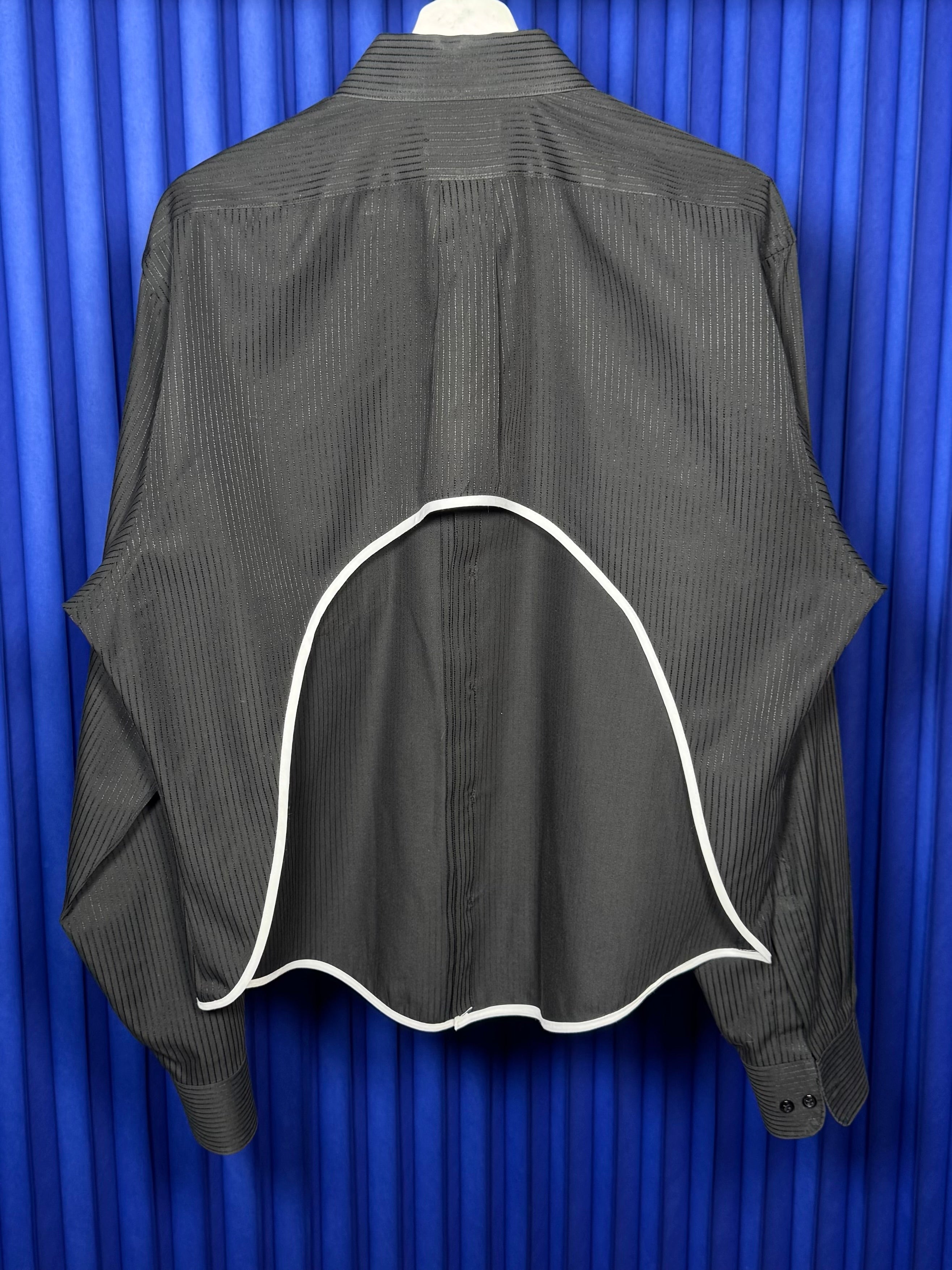 FRIDA REWORKED BUTTON DOWN