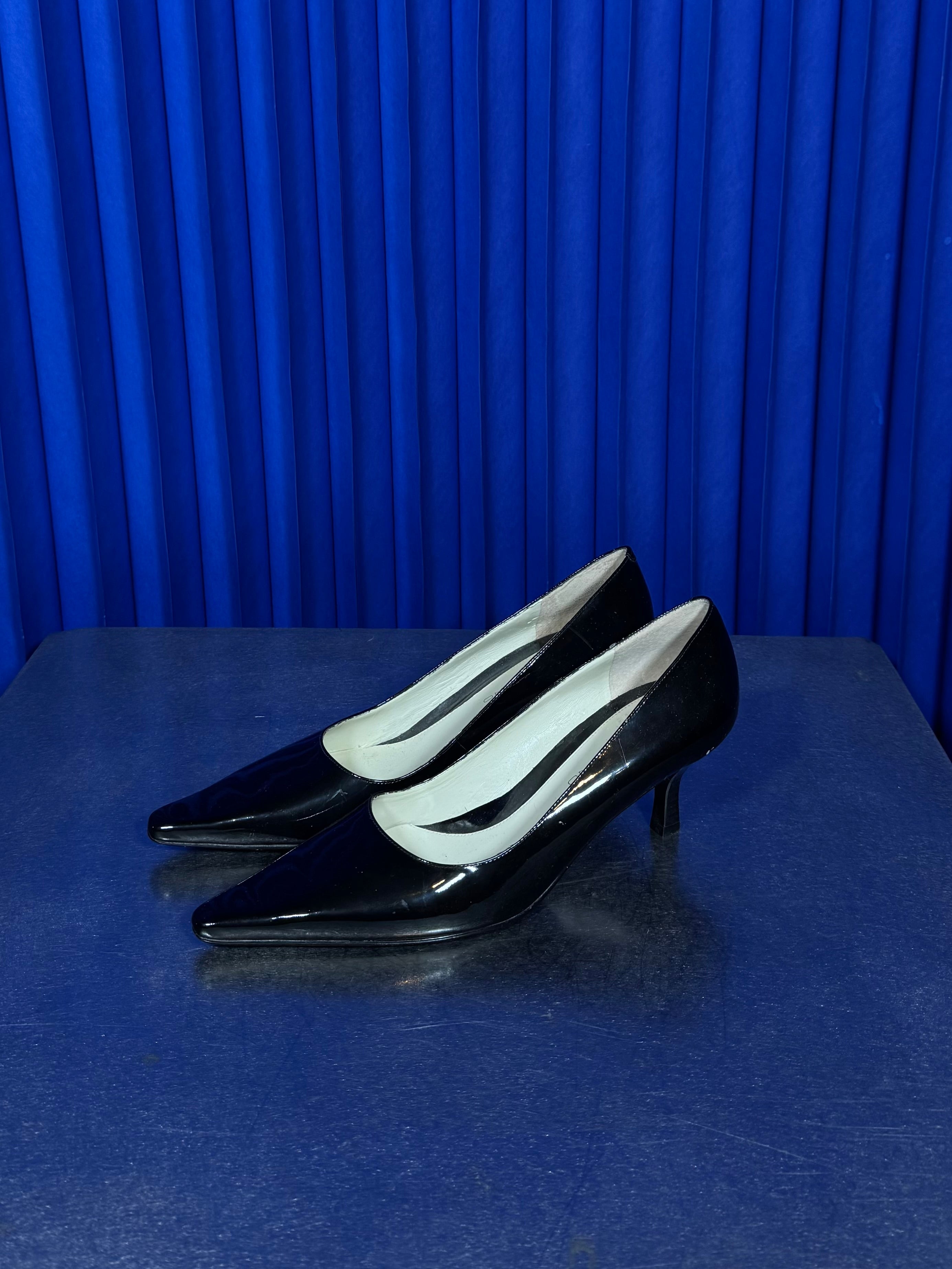 BANDOLINO PATENT LEATHER HEELS