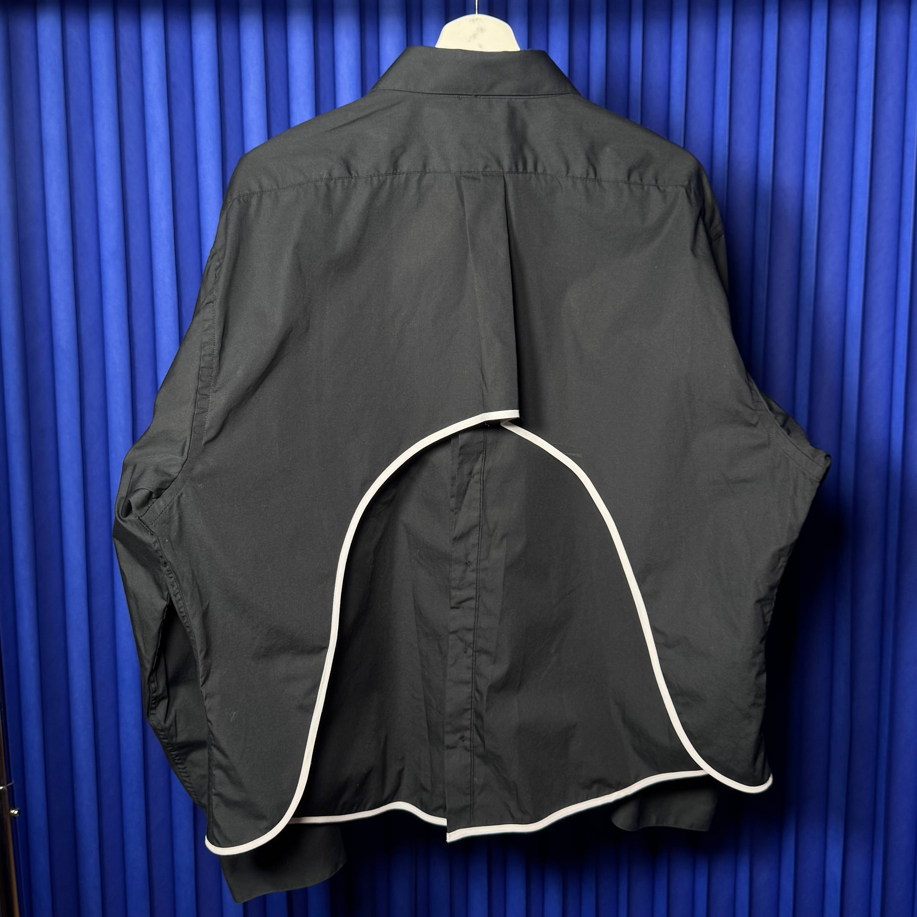 FRIDA REWORKED BUTTON DOWN