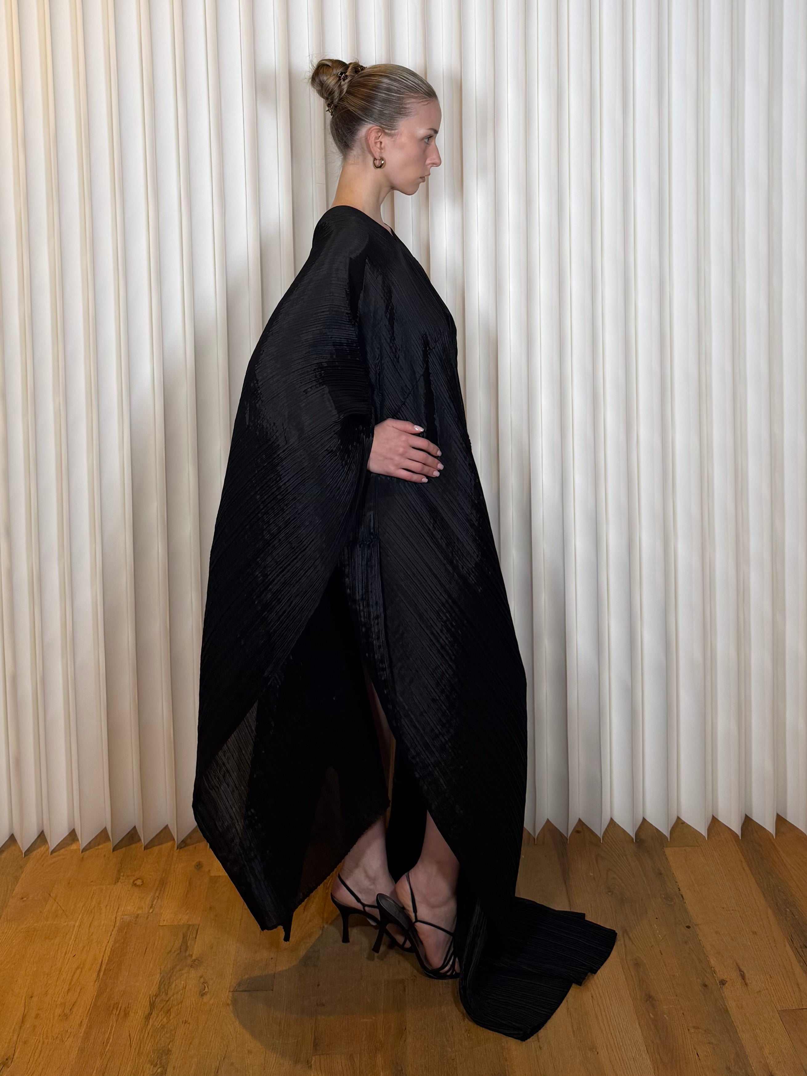 Pleats Please Issey Miyake Madame Stole
