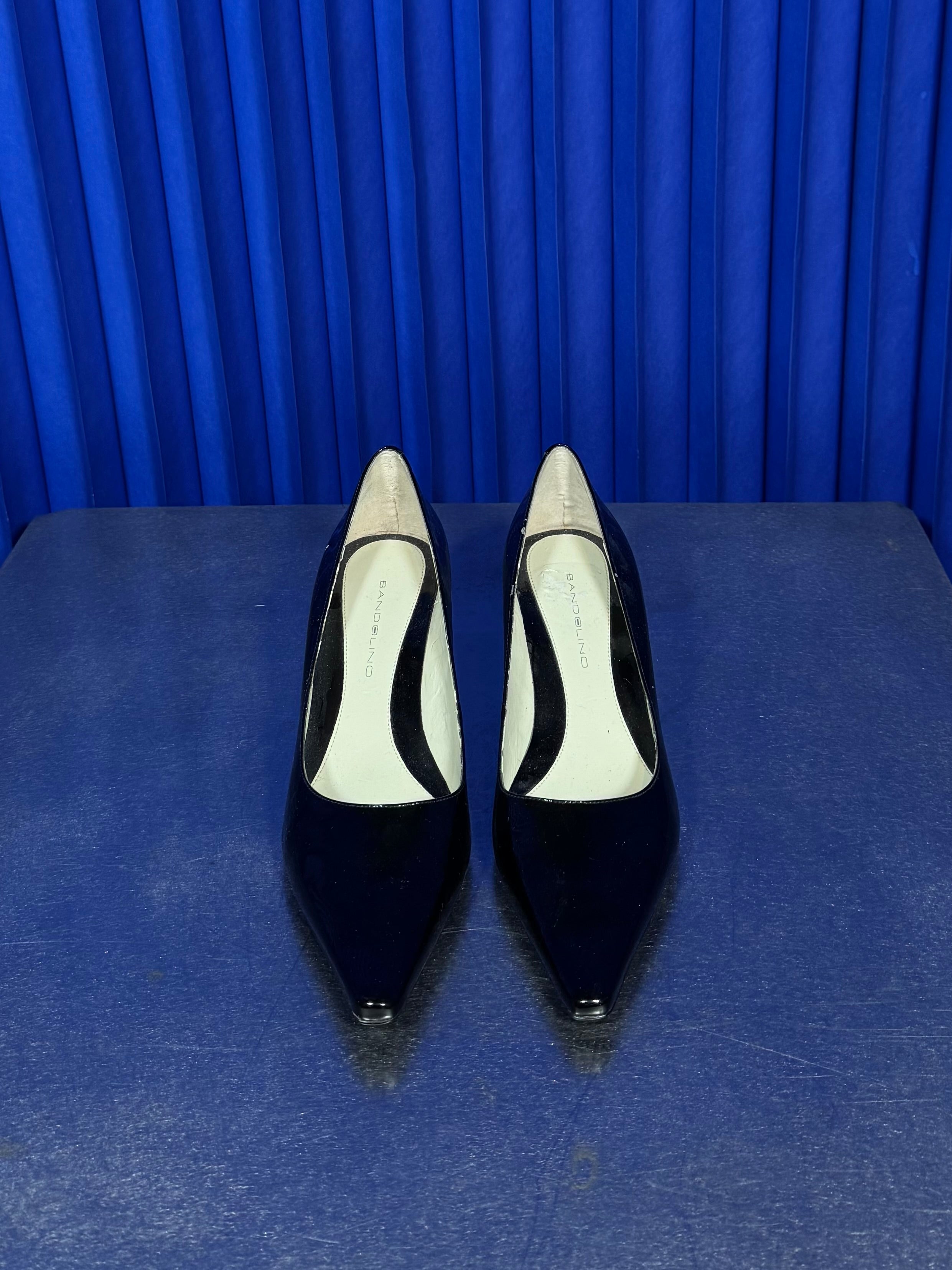 BANDOLINO PATENT LEATHER HEELS