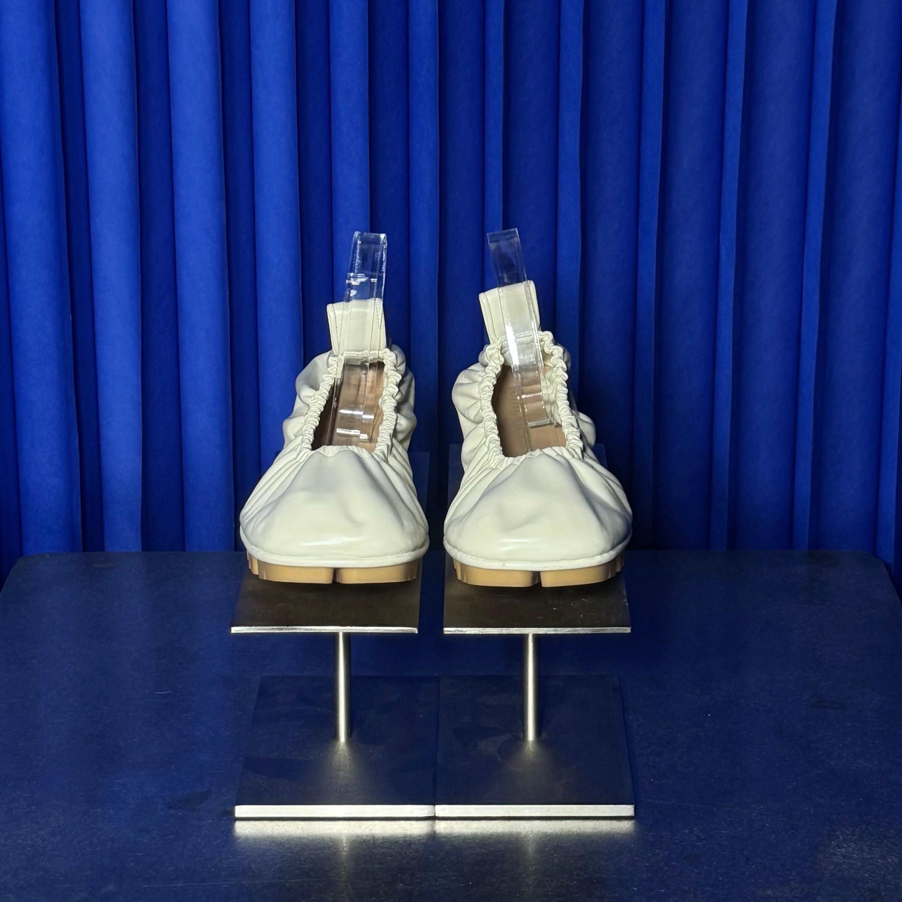 BOTTEGA VENETA SHORE LEATHER FLATS