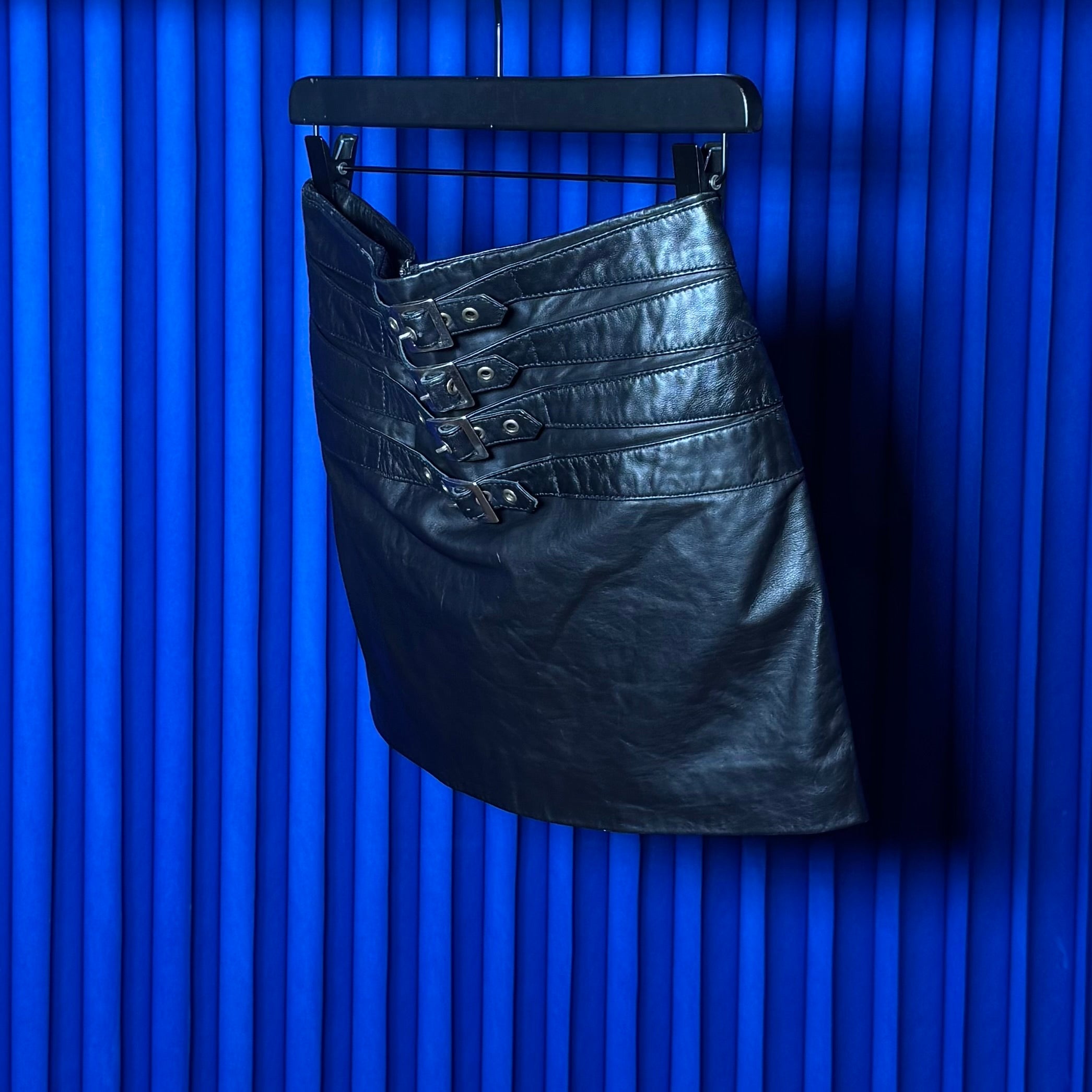 MANGO CASUAL BUCKLE LEATHER MINI SKIRT