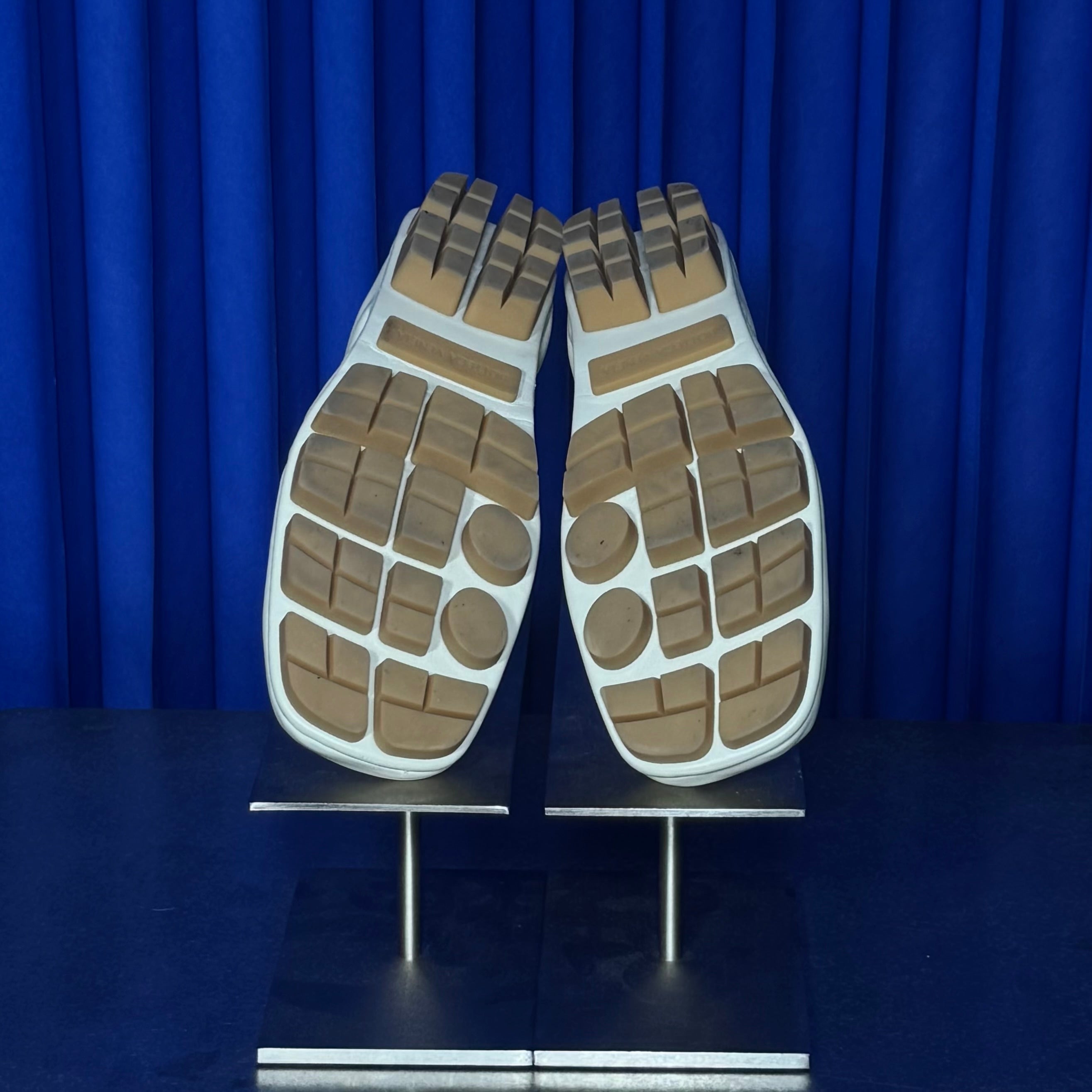 BOTTEGA VENETA SHORE LEATHER FLATS