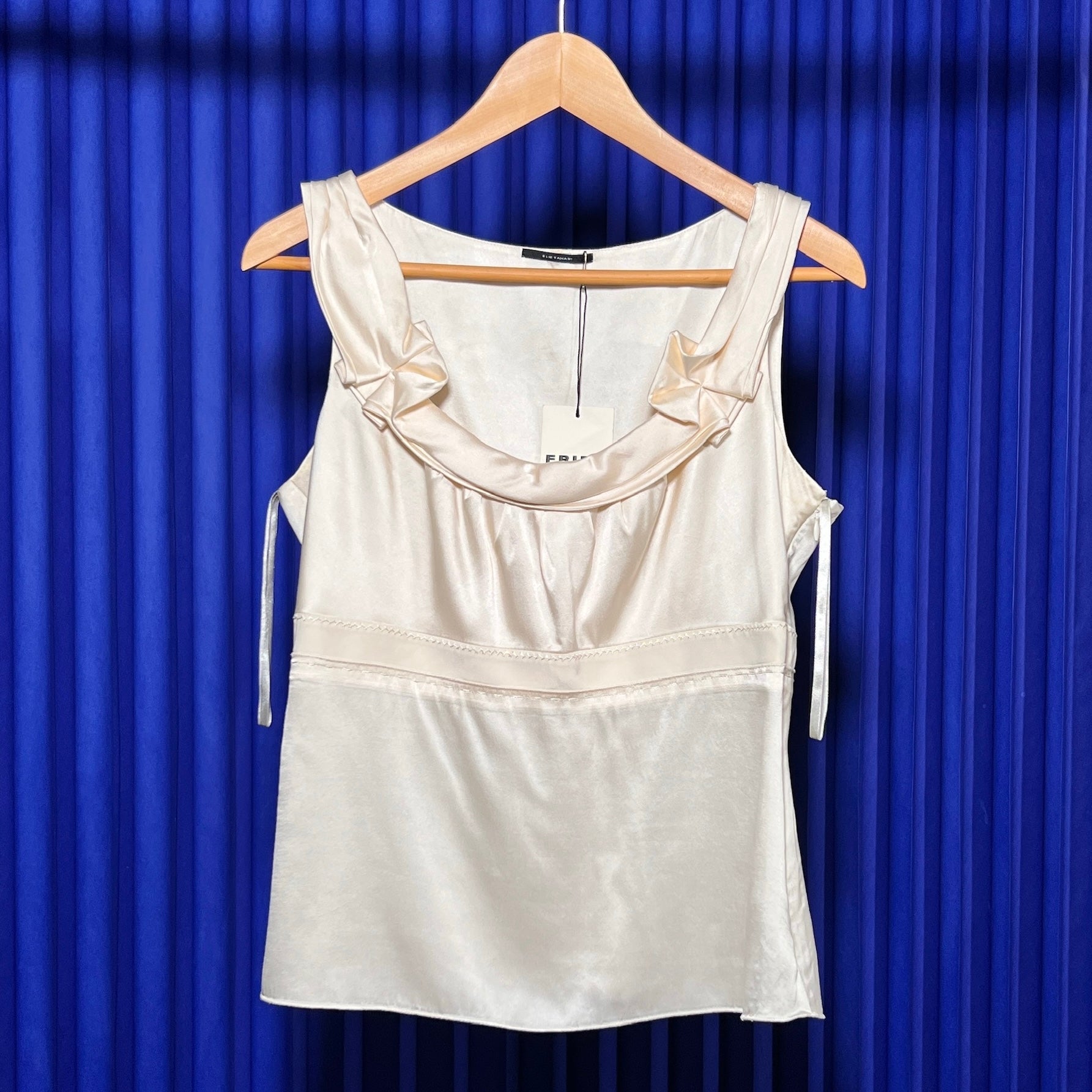 ELIE TAHARI CREAM SILK TOP