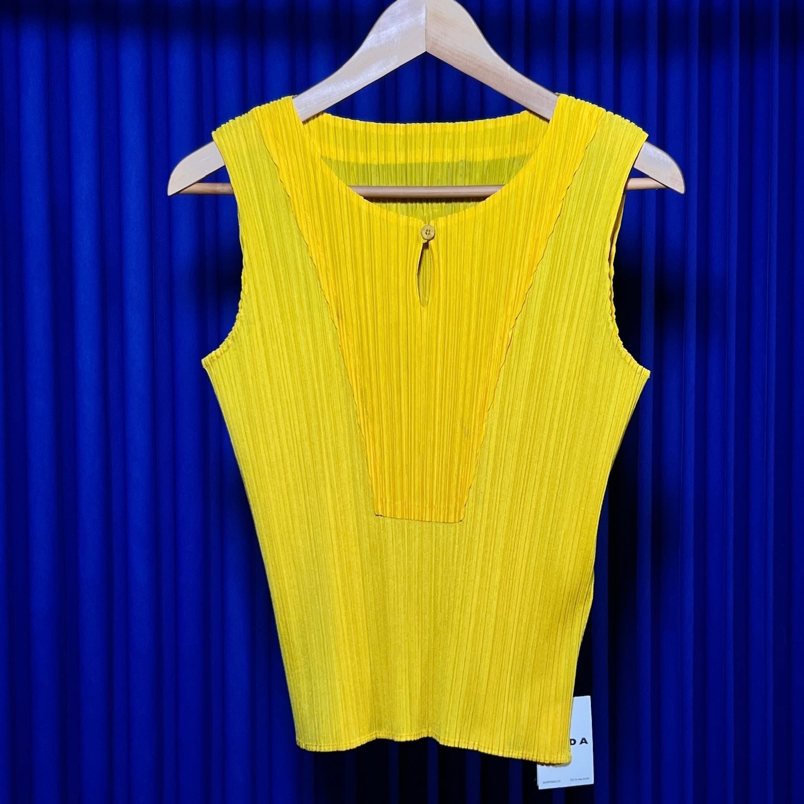 PLEAT PLEASE ISSEY MIYAKE TOP
