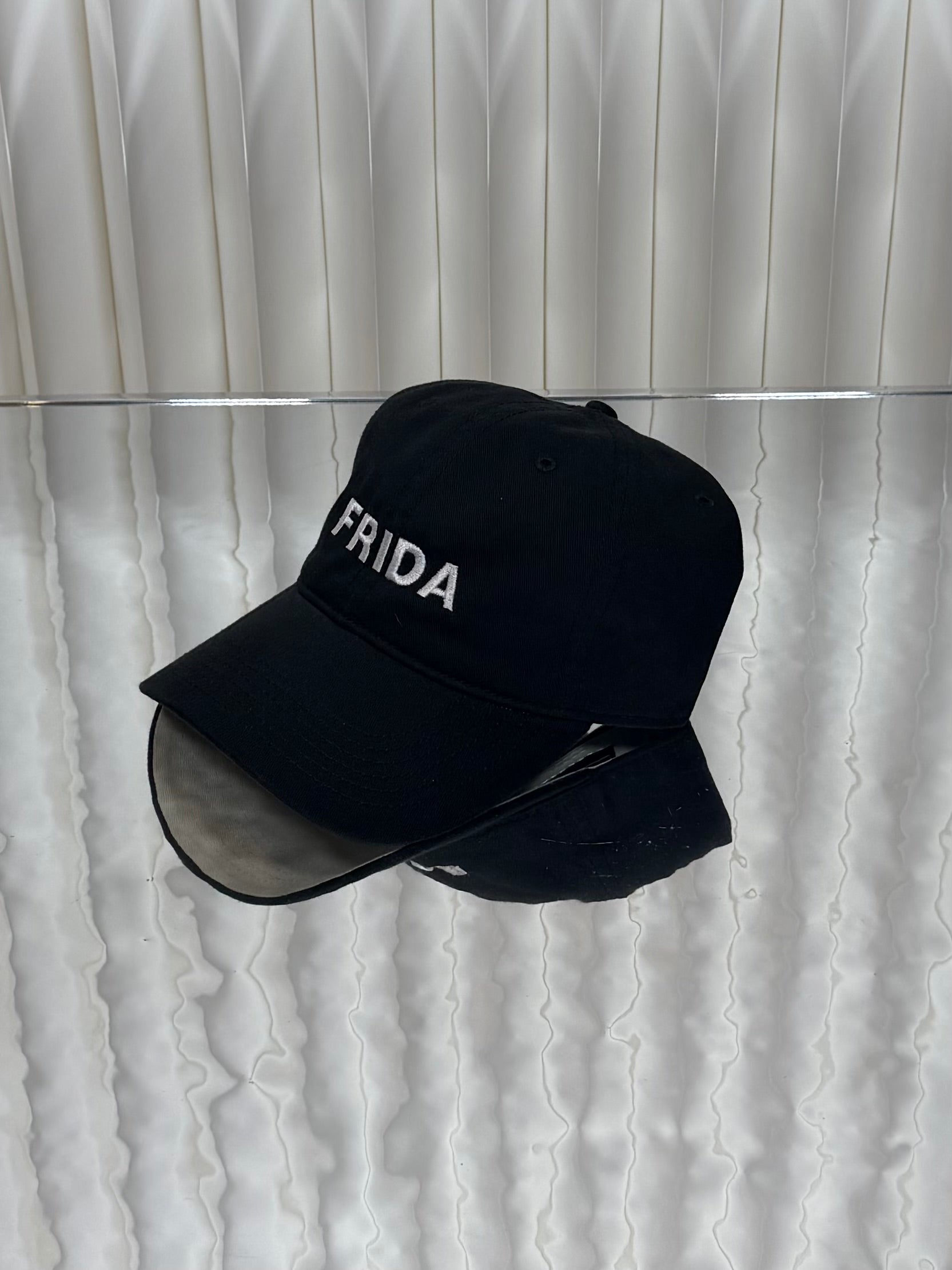 FRIDA Black Dad Hat