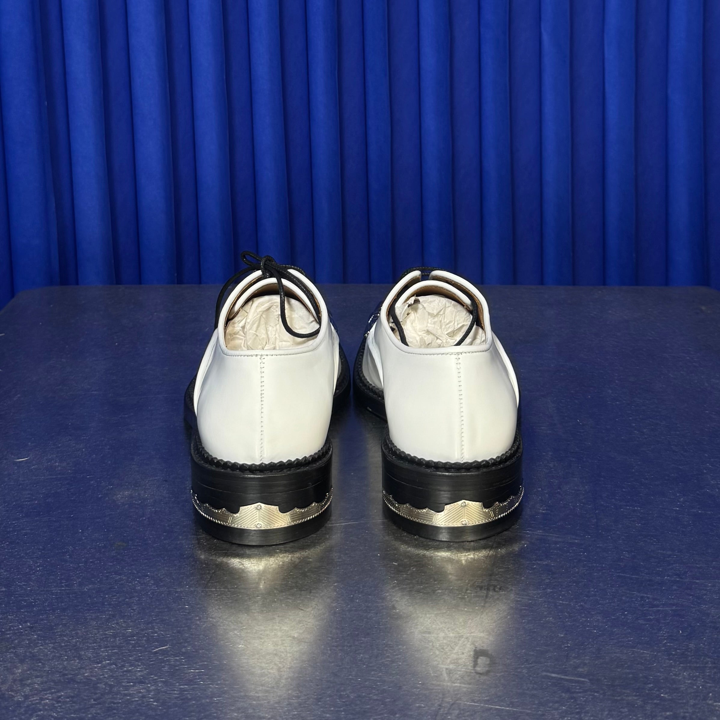 TOGA PULLA EMBELLISHED OXFORD