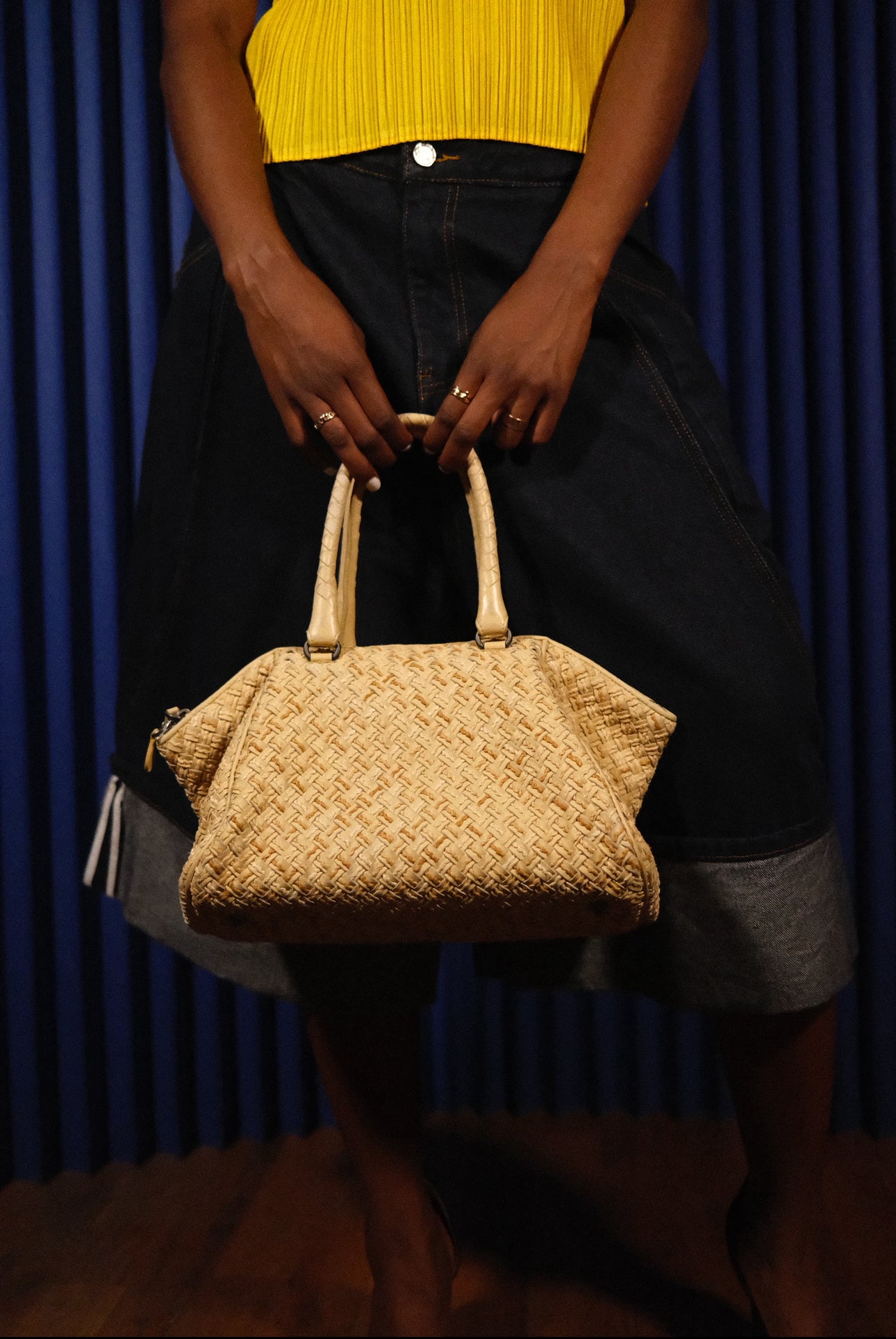 09 BOTTEGA VENETA INTRECCIATO NAPPA WITH RAFFIA