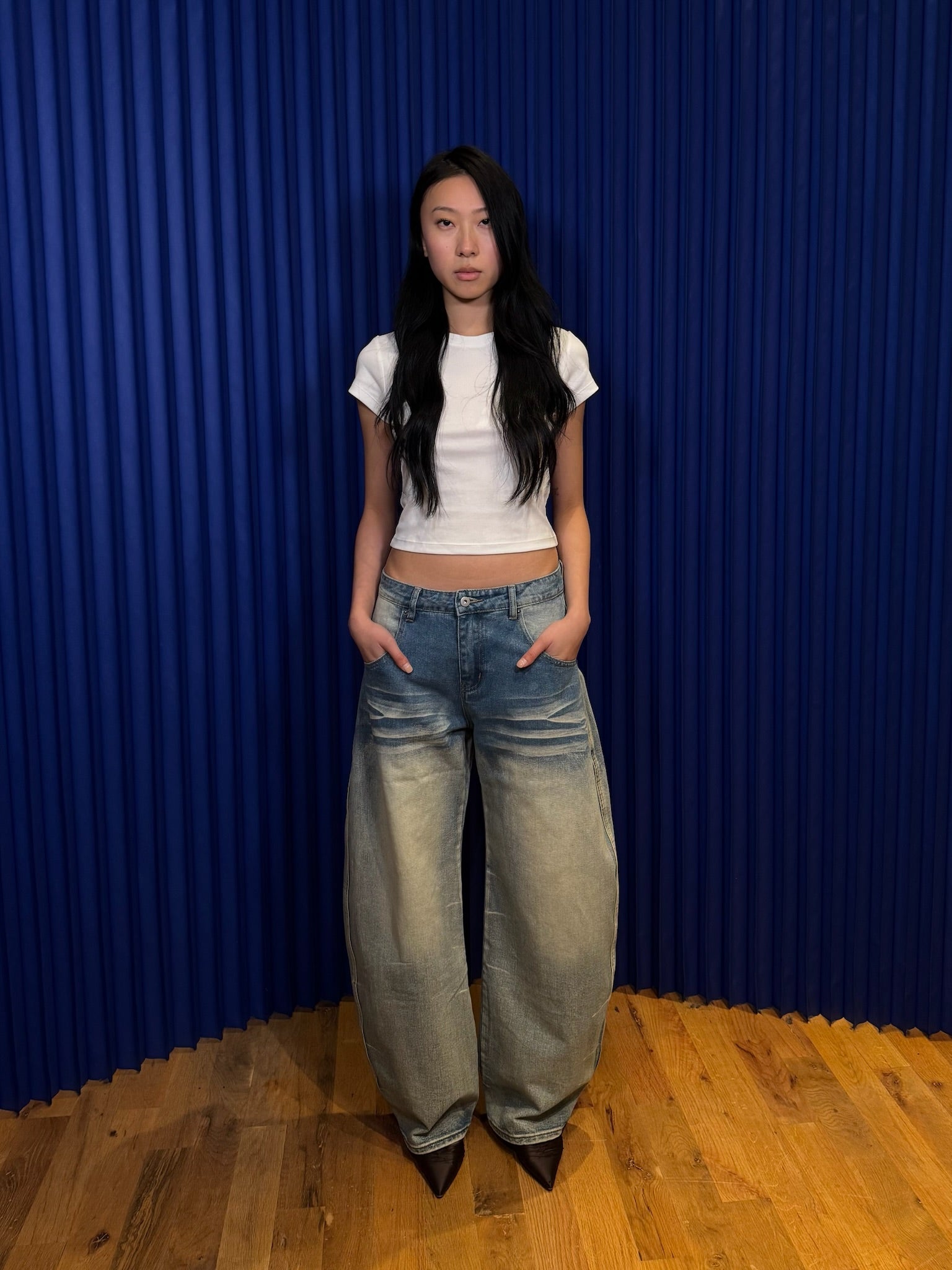 FREE MARKET ALOV CURVED WIDE JEANS